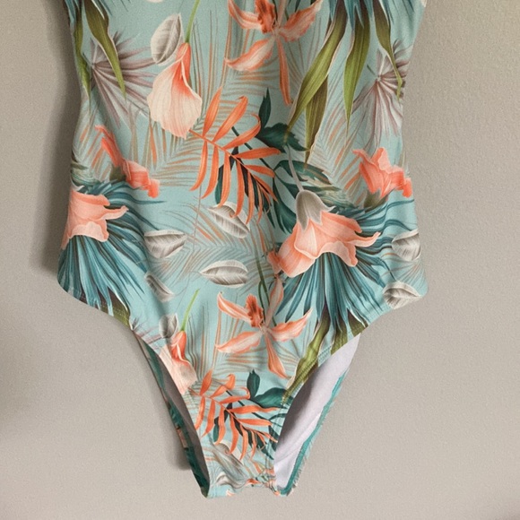 Shein one piece swimsuit - Picture 3 of 7